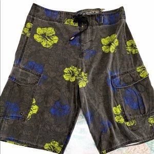 Men’s board shorts size 32